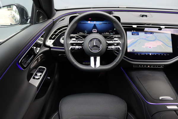 Mercedes-Benz E-Klasse Estate 300 de 4MATIC AMG Line | Hyperscreen | Distronic+ | Zonweringpakket | Trekhaak | Stoelventilatie | HUD | 3D-Display | Burmester | Panoramadak |