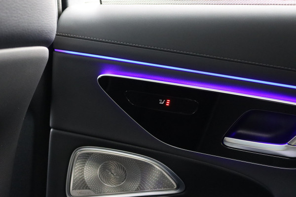 Mercedes-Benz E-Klasse Estate 300 de 4MATIC AMG Line | Hyperscreen | Distronic+ | Zonweringpakket | Trekhaak | Stoelventilatie | HUD | 3D-Display | Burmester | Panoramadak |