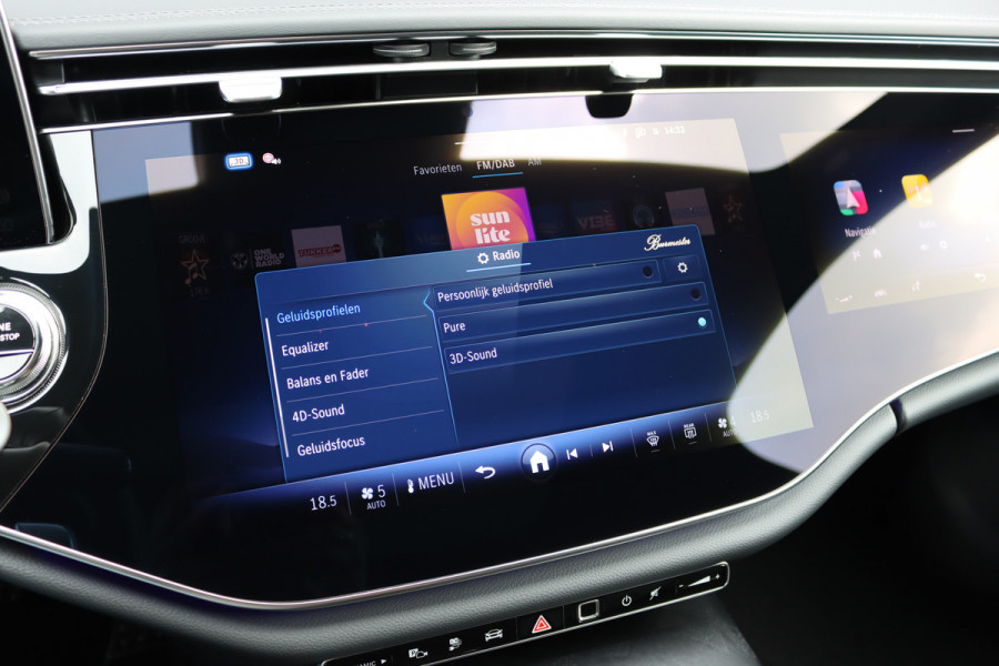 Mercedes-Benz E-Klasse Estate 300 de 4MATIC AMG Line | Hyperscreen | Distronic+ | Zonweringpakket | Trekhaak | Stoelventilatie | HUD | 3D-Display | Burmester | Panoramadak |