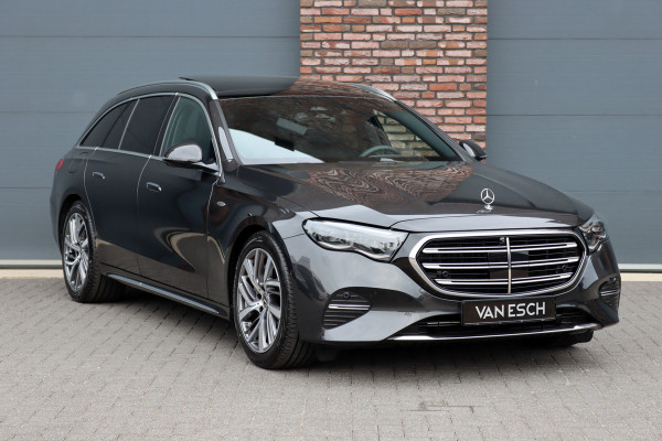Mercedes-Benz E-Klasse Estate 300 e Exclusive Line Premium+ | Hyperscreen | Luchtvering | Distronic | Nappa Leder | Stoelventilatie | 3D-Display | Trekhaak | Burmester | Digital Light |