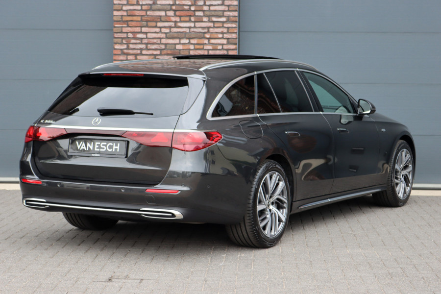 Mercedes-Benz E-Klasse Estate 300 e Exclusive Line Premium+ | Hyperscreen | Luchtvering | Distronic | Nappa Leder | Stoelventilatie | 3D-Display | Trekhaak | Burmester | Digital Light |
