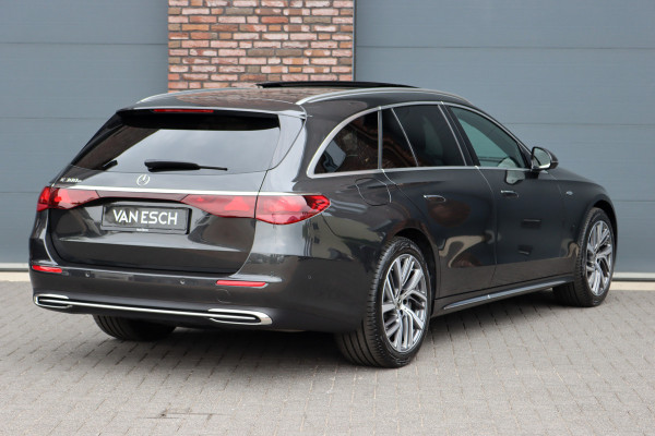 Mercedes-Benz E-Klasse Estate 300 e Exclusive Line Premium+ | Hyperscreen | Luchtvering | Distronic | Nappa Leder | Stoelventilatie | 3D-Display | Trekhaak | Burmester | Digital Light |