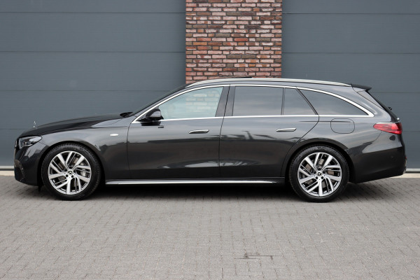 Mercedes-Benz E-Klasse Estate 300 e Exclusive Line Premium+ | Hyperscreen | Luchtvering | Distronic | Nappa Leder | Stoelventilatie | 3D-Display | Trekhaak | Burmester | Digital Light |
