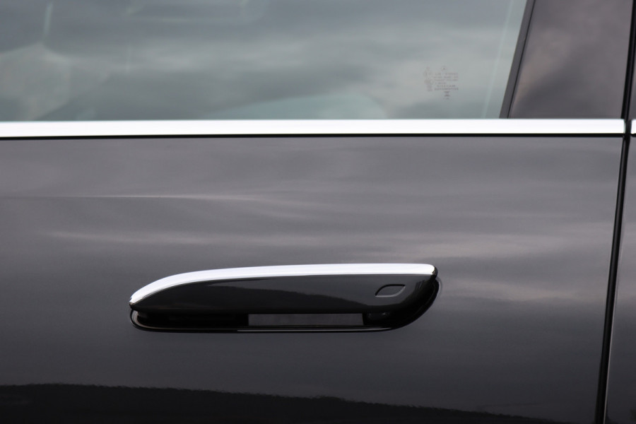 Mercedes-Benz E-Klasse Estate 300 e Exclusive Line Premium+ | Hyperscreen | Luchtvering | Distronic | Nappa Leder | Stoelventilatie | 3D-Display | Trekhaak | Burmester | Digital Light |