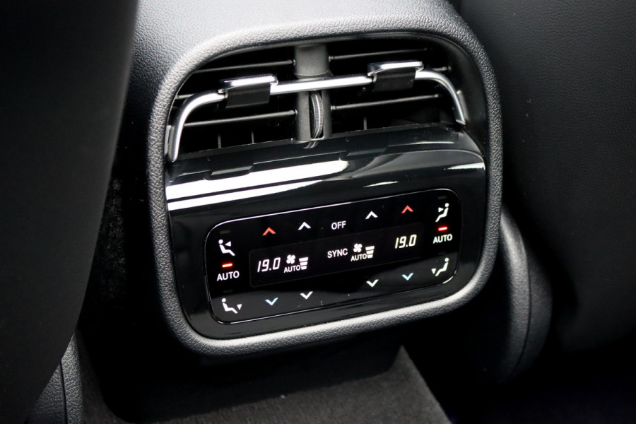 Mercedes-Benz E-Klasse Estate 300 e Exclusive Line Premium+ | Hyperscreen | Luchtvering | Distronic | Nappa Leder | Stoelventilatie | 3D-Display | Trekhaak | Burmester | Digital Light |