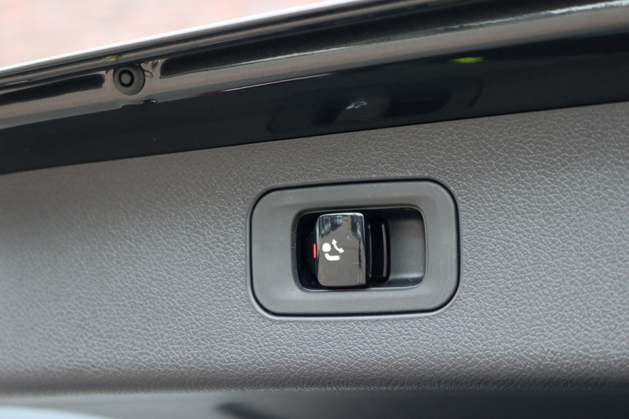 Mercedes-Benz E-Klasse Estate 300 e Exclusive Line Premium+ | Hyperscreen | Luchtvering | Distronic | Nappa Leder | Stoelventilatie | 3D-Display | Trekhaak | Burmester | Digital Light |