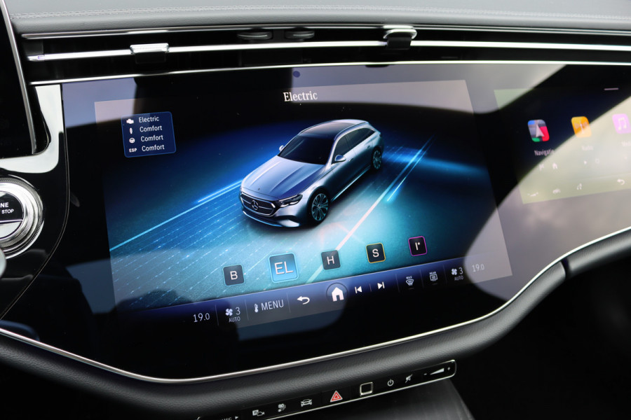 Mercedes-Benz E-Klasse Estate 300 e Exclusive Line Premium+ | Hyperscreen | Luchtvering | Distronic | Nappa Leder | Stoelventilatie | 3D-Display | Trekhaak | Burmester | Digital Light |
