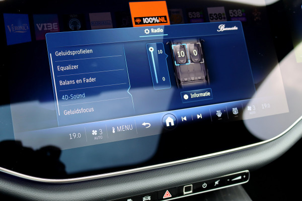 Mercedes-Benz E-Klasse Estate 300 e Exclusive Line Premium+ | Hyperscreen | Luchtvering | Distronic | Nappa Leder | Stoelventilatie | 3D-Display | Trekhaak | Burmester | Digital Light |