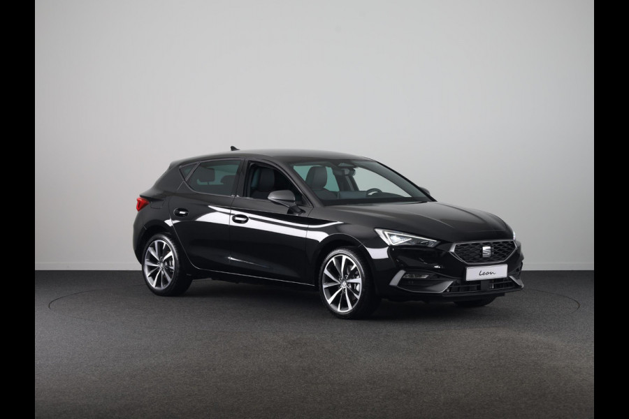 Seat Leon 1.5 TSI e-Hybrid FR Business | Technology Pack | Velgen 'Performance Supreme', 18 inch | Elektr. Trekhaak | Midnight Black Metallic