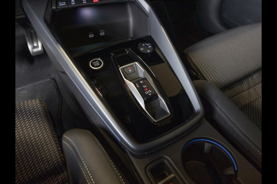Audi A3 Sportback 35 TFSI 2x S-Line edition / 150pk / Panorama dak / Sonos / Achteruitrij camera /