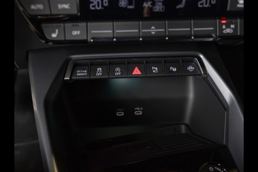 Audi A3 Sportback 35 TFSI 2x S-Line edition / 150pk / Panorama dak / Sonos / Achteruitrij camera /