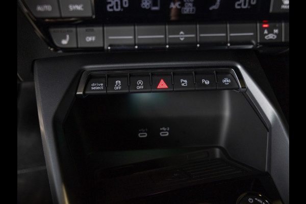Audi A3 Sportback 35 TFSI 2x S-Line edition / 150pk / Panorama dak / Sonos / Achteruitrij camera /