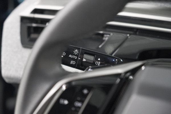 Peugeot E-3008 Allure 73 kWh | 11 KW Lader | Camera | Panoramic Navigation pack
