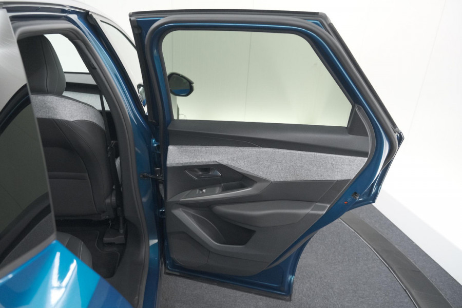 Peugeot E-3008 Allure 73 kWh | 11 KW Lader | Camera | Panoramic Navigation pack