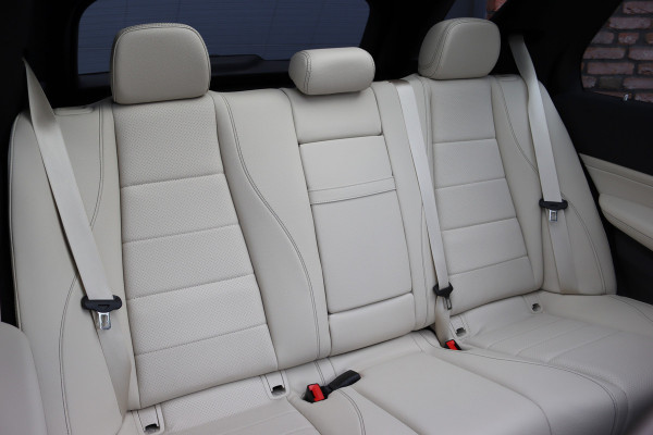 Mercedes-Benz GLE 400 e 4MATIC AMG Line | Luchtvering | Distronic | Burmester | Verwarmd Stuurwiel | Panoramadak | Trekhaak | Stoelverwarming V+A | Augmented Reality | Surround Camera |