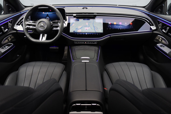 Mercedes-Benz E-Klasse 400 e 4MATIC AMG Line | Hyperscreen | Luchtvering | Achterasbesturing | Distronic+ | HUD | Massage | Burmester | Nappa Leder | Trekhaak | Vlakkenverwarming | Stoelventilatie | Soft-Close |