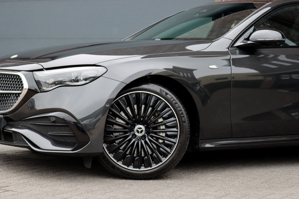 Mercedes-Benz E-Klasse 400 e 4MATIC AMG Line | Hyperscreen | Luchtvering | Achterasbesturing | Distronic+ | HUD | Massage | Burmester | Nappa Leder | Trekhaak | Vlakkenverwarming | Stoelventilatie | Soft-Close |