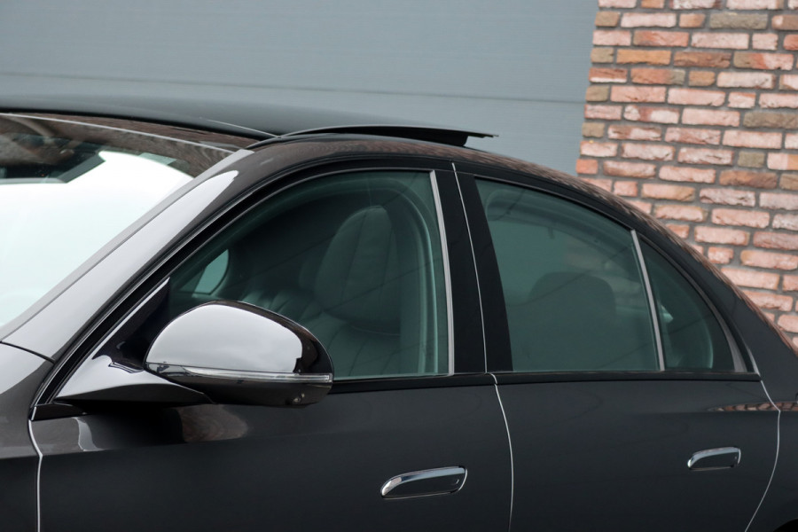 Mercedes-Benz E-Klasse 400 e 4MATIC AMG Line | Hyperscreen | Luchtvering | Achterasbesturing | Distronic+ | HUD | Massage | Burmester | Nappa Leder | Trekhaak | Vlakkenverwarming | Stoelventilatie | Soft-Close |