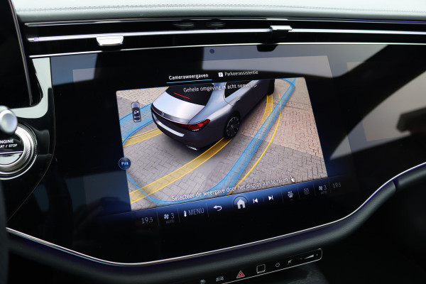 Mercedes-Benz E-Klasse 400 e 4MATIC AMG Line | Hyperscreen | Luchtvering | Achterasbesturing | Distronic+ | HUD | Massage | Burmester | Nappa Leder | Trekhaak | Vlakkenverwarming | Stoelventilatie | Soft-Close |