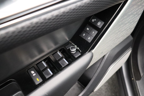 Land Rover Range Rover Velar 2.0 I4 Turbo * R-Dynamic * SE 300PK Trekhaak Pano/dak