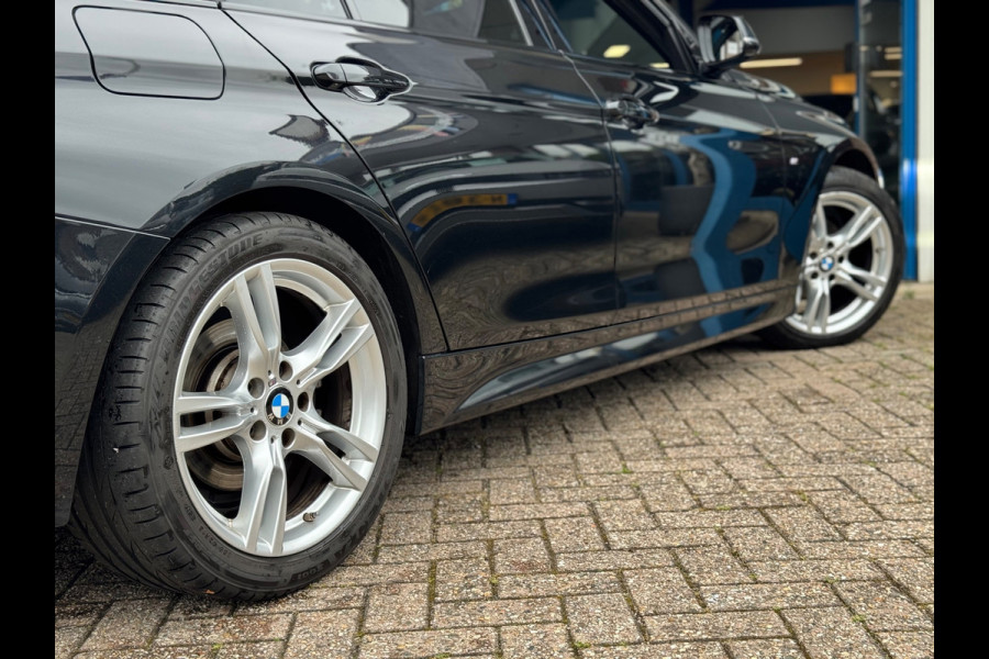 BMW 3 Serie Touring 318i M Sport 2019 AUT PANO CAMERA NAP!