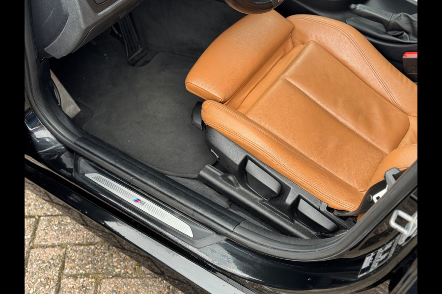 BMW 3 Serie Touring 318i M Sport 2019 AUT PANO CAMERA NAP!