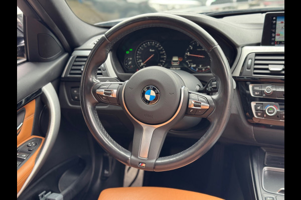 BMW 3 Serie Touring 318i M Sport 2019 AUT PANO CAMERA NAP!