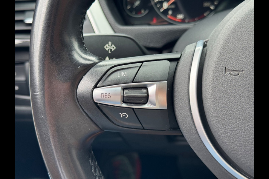 BMW 3 Serie Touring 318i M Sport 2019 AUT PANO CAMERA NAP!