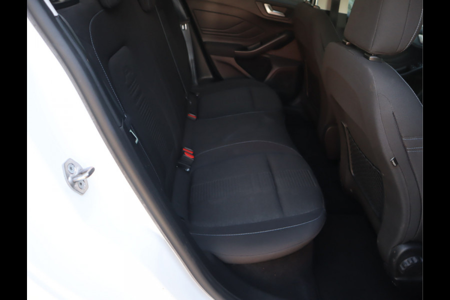 Ford FOCUS Wagon 1.0 EcoBoost Active Business Navi / Trekh / Stoel-stuurverwarming / Keyless / Handgeschakeld