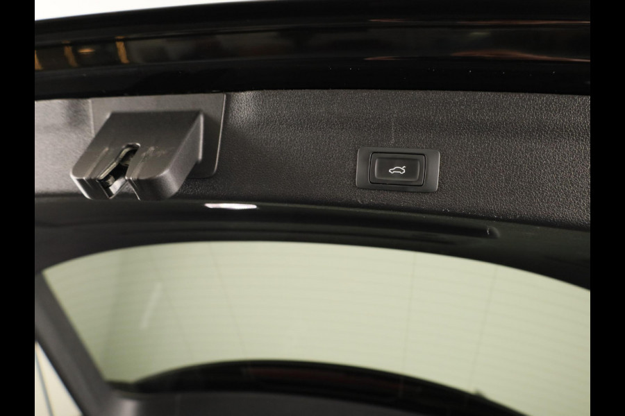 Audi A6 Avant 55 TFSI e quattro Competition 367pk | Navigatie | Matrix koplampen | 19 Inch Lichtmetalen velgen | Sporstoelen | S-line interieur