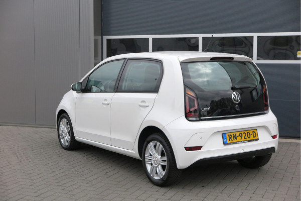 Volkswagen up! 1.0 BMT high up! (Facelift) , Cruise control , Parkeersensor, Navi via APP, Lichtmetalen velgen, Telefoon integratie , Nieuwe APK , etc. Onderhoudshistorie vanaf 30.000 km hier volledig bekend en recent.