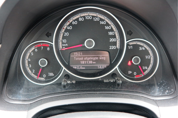 Volkswagen up! 1.0 BMT high up! (Facelift) , Cruise control , Parkeersensor, Navi via APP, Lichtmetalen velgen, Telefoon integratie , Nieuwe APK , etc. Onderhoudshistorie vanaf 30.000 km hier volledig bekend en recent.