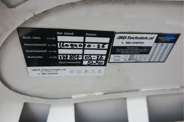 Volkswagen up! 1.0 BMT high up! (Facelift) , Cruise control , Parkeersensor, Navi via APP, Lichtmetalen velgen, Telefoon integratie , Nieuwe APK , etc. Onderhoudshistorie vanaf 30.000 km hier volledig bekend en recent.