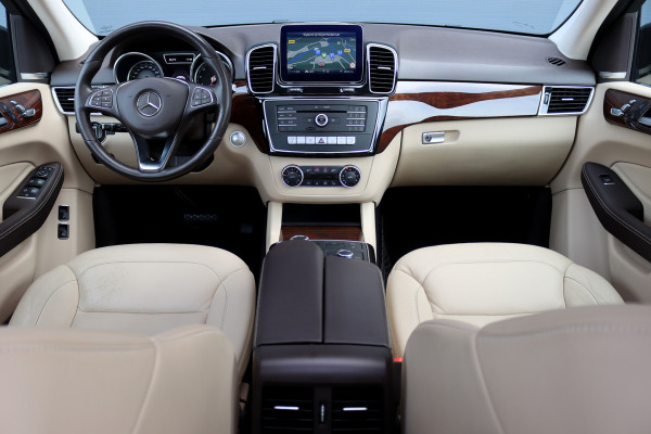 Mercedes-Benz GLE 400 4MATIC AMG Line | Luchtvering | Panoramadak | Trekhaak | Leder | Elek. Stoelen | Surround Camera | Sfeerverlichting | Stoelverwarming | Nightpakket |