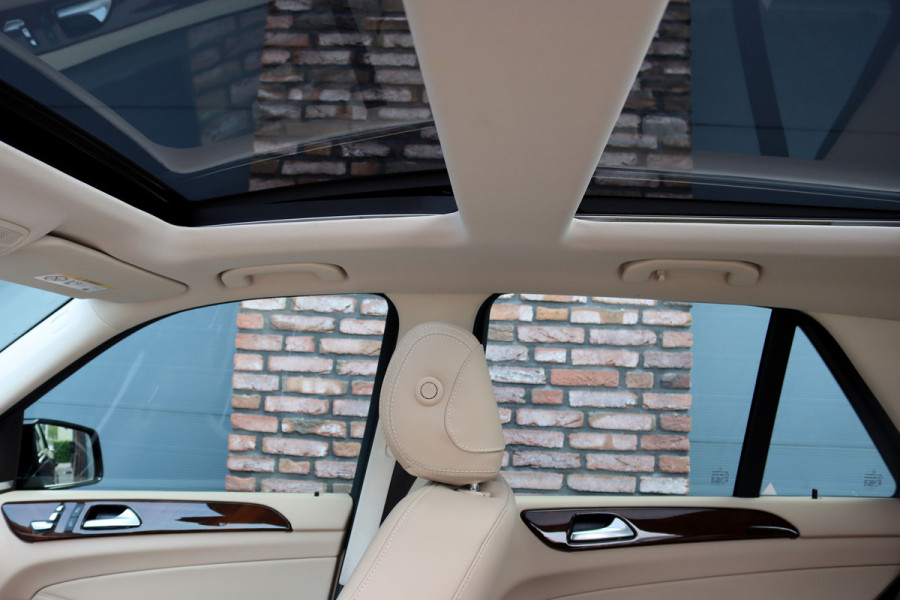 Mercedes-Benz GLE 400 4MATIC AMG Line | Luchtvering | Panoramadak | Trekhaak | Leder | Elek. Stoelen | Surround Camera | Sfeerverlichting | Stoelverwarming | Nightpakket |
