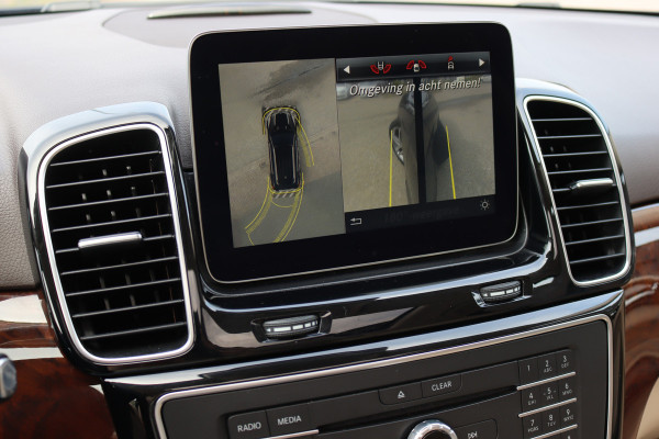 Mercedes-Benz GLE 400 4MATIC AMG Line | Luchtvering | Panoramadak | Trekhaak | Leder | Elek. Stoelen | Surround Camera | Sfeerverlichting | Stoelverwarming | Nightpakket |