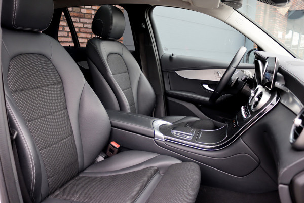 Mercedes-Benz GLC 300e 4MATIC AMG Line Premium+ | Distronic+ | Panoramadak | Burmester | Memory | Trekhaak | Surround Camera | Multibeam LED | Nightpakket | Augmented Reality |