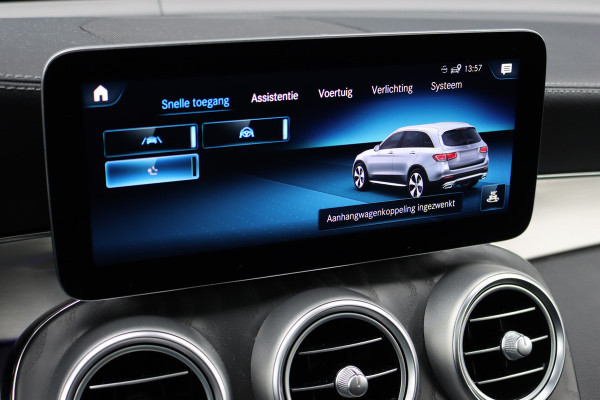 Mercedes-Benz GLC 300e 4MATIC AMG Line Premium+ | Distronic+ | Panoramadak | Burmester | Memory | Trekhaak | Surround Camera | Multibeam LED | Nightpakket | Augmented Reality |
