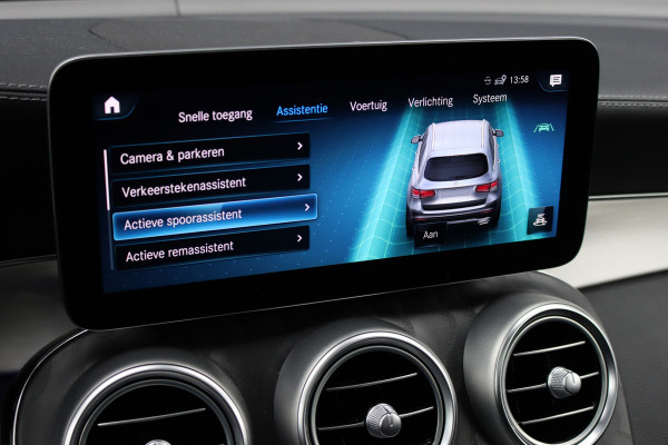 Mercedes-Benz GLC 300e 4MATIC AMG Line Premium+ | Distronic+ | Panoramadak | Burmester | Memory | Trekhaak | Surround Camera | Multibeam LED | Nightpakket | Augmented Reality |