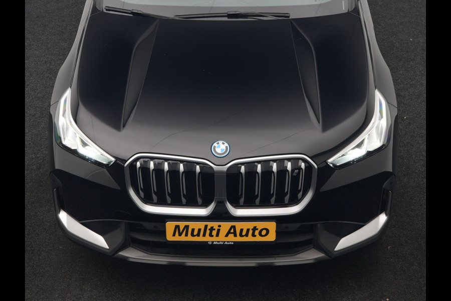 BMW iX1 xDrive30 Launch Edition 67 kWh 313pk Dealer O.H. | Adaptief M Onderstel | Camera | Stoelverwarming | Widescreen Navi | Sfeerverlichting | Apple Carplay | Navigatie | DAB | 18'' L.M. | Virtual | Cruise Control |