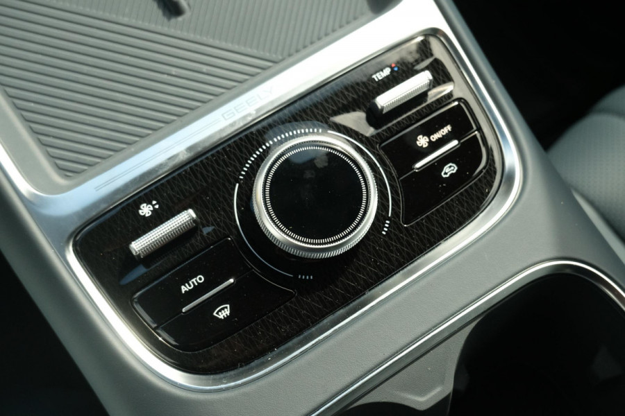 GEELY Starray EM-i 1.5 Pro | 360 Camera | Stoelverwarming | Parkeersensoren | Stuurverwarmimg | 83 km Elektrisch bereik | 18 Inch LMV