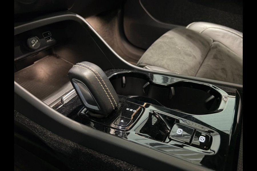 Volvo XC40 T4 Aut. Plug-in Hybrid R-Design Leder Parkeercamera Keyless 211pk
