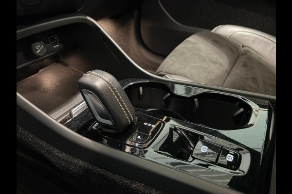 Volvo XC40 T4 Aut. Plug-in Hybrid R-Design Leder Parkeercamera Keyless 211pk
