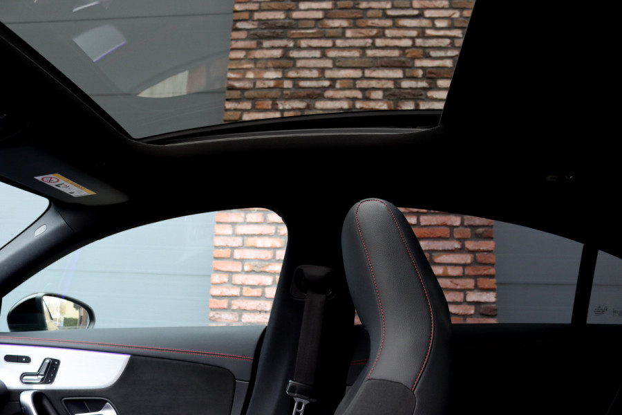 Mercedes-Benz CLA-Klasse 180 AMG Line | Panoramadak | Memory | Sfeerverlichting | Camera | Advanced Sound System | Keyless Go | Zitcomfortpakket | Cruise Control | Multibeam LED |