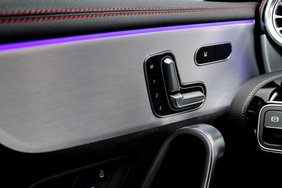 Mercedes-Benz CLA-Klasse 180 AMG Line | Panoramadak | Memory | Sfeerverlichting | Camera | Advanced Sound System | Keyless Go | Zitcomfortpakket | Cruise Control | Multibeam LED |