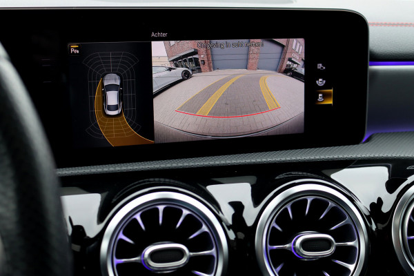 Mercedes-Benz CLA-Klasse 180 AMG Line | Panoramadak | Memory | Sfeerverlichting | Camera | Advanced Sound System | Keyless Go | Zitcomfortpakket | Cruise Control | Multibeam LED |