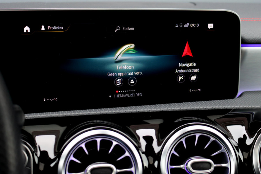 Mercedes-Benz CLA-Klasse 180 AMG Line | Panoramadak | Memory | Sfeerverlichting | Camera | Advanced Sound System | Keyless Go | Zitcomfortpakket | Cruise Control | Multibeam LED |
