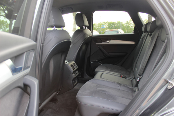 Audi Q5 50 TFSI e S edition NL Auto! / SoH 94,4% / 360Camera / Half leder / 20'' / Adapt.cruise / BTW Auto
