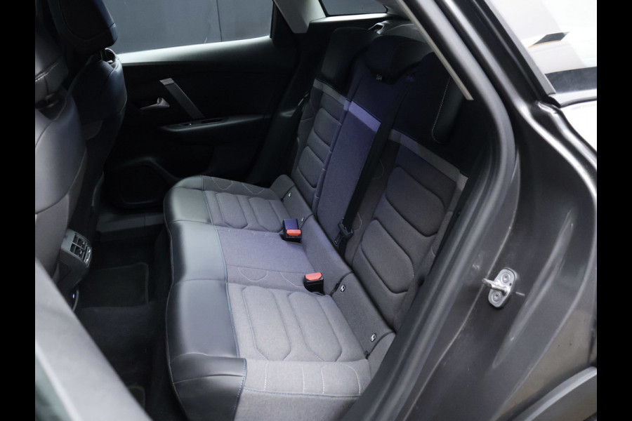 Citroën C4 1.2 Puretech Feel Pack Sport (APPLE CARPLAY,NAVI,CAMERA,360 VIEW,DIGITAL COCKPIT,CLIMATE,CRUISE,LED,COMFORT STOELEN)