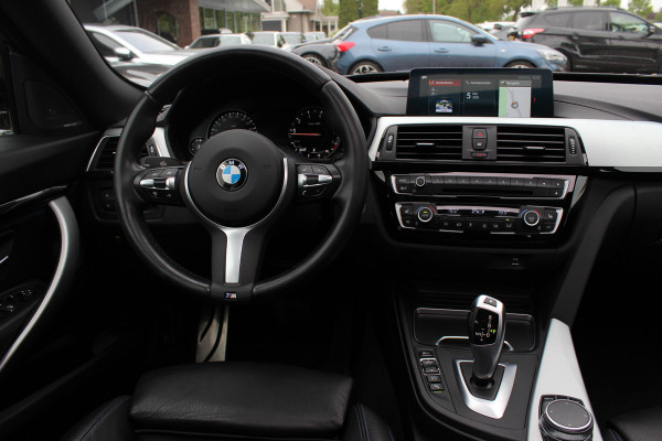 BMW 3-serie Gran Turismo 330i High Executive Ed. M Sport / Panoramadak / Head-up / 360Camera / Harman Kardon / Leder / 18'' / Keyless / Navigatie / DAB / Stoelverwarming / Cruise Control